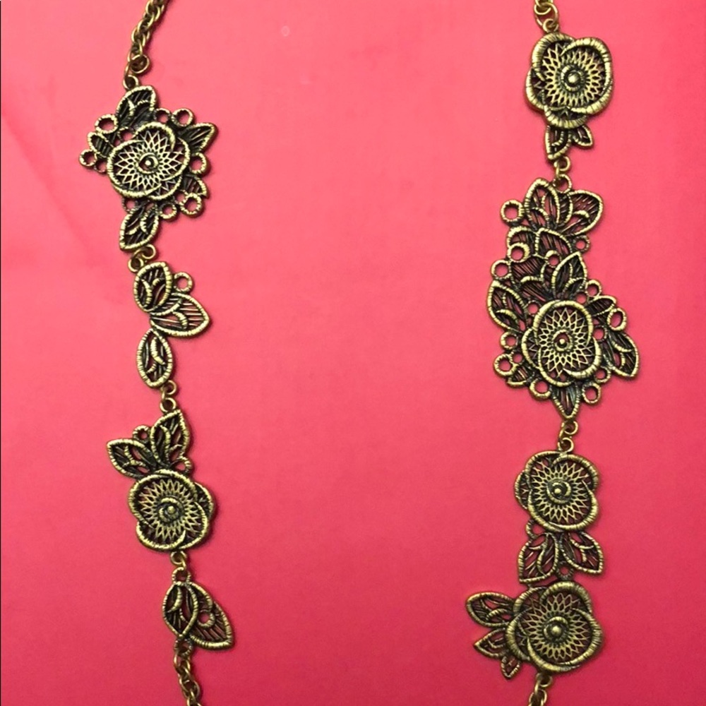 Vintage floral lace necklace